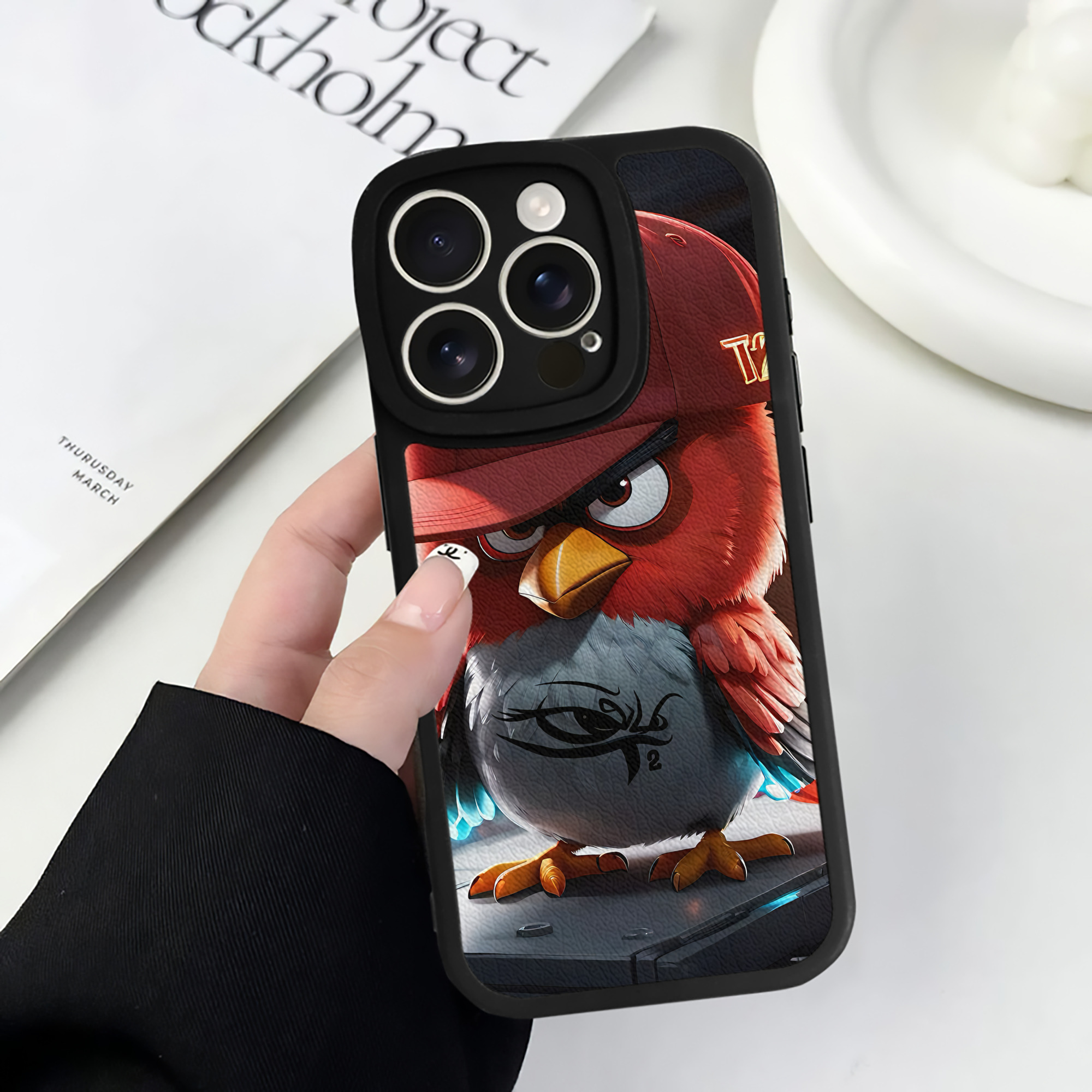 （画像用） Angry Birds アングリーバード 【iPhone 16シリーズ対応】シリコンスマホケース（レザー調） 材質：シリコン
